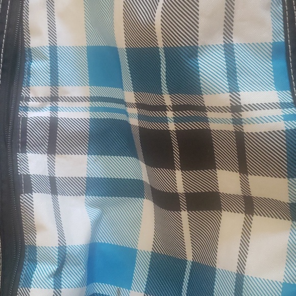 High Sierra huge duffel bag hiking, camping, ect - Picture 3 of 5